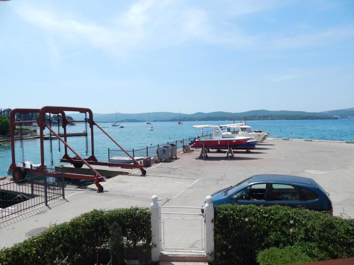 Apartmani Sindik Tivat Luaran gambar