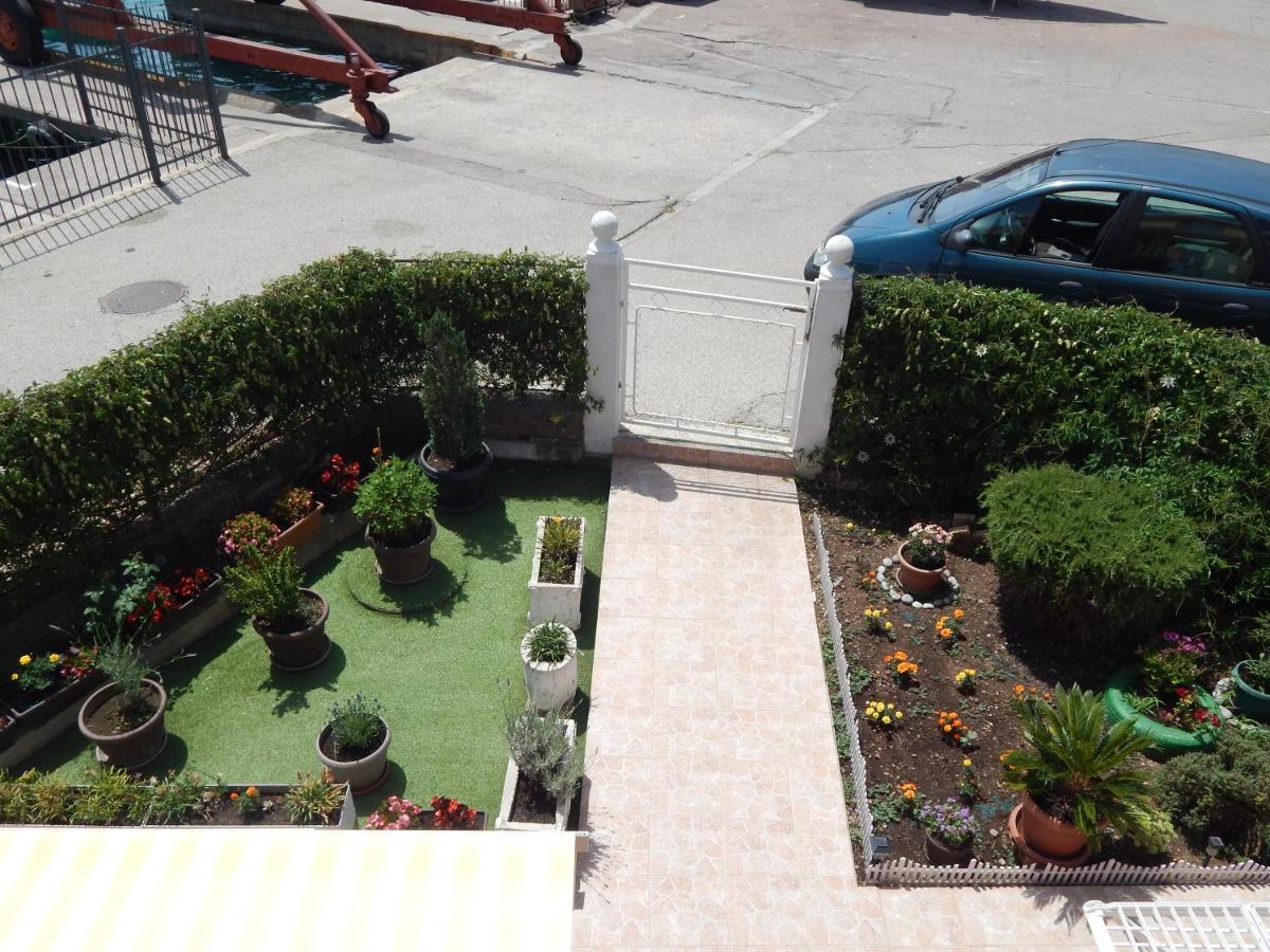 Apartmani Sindik Tivat Luaran gambar