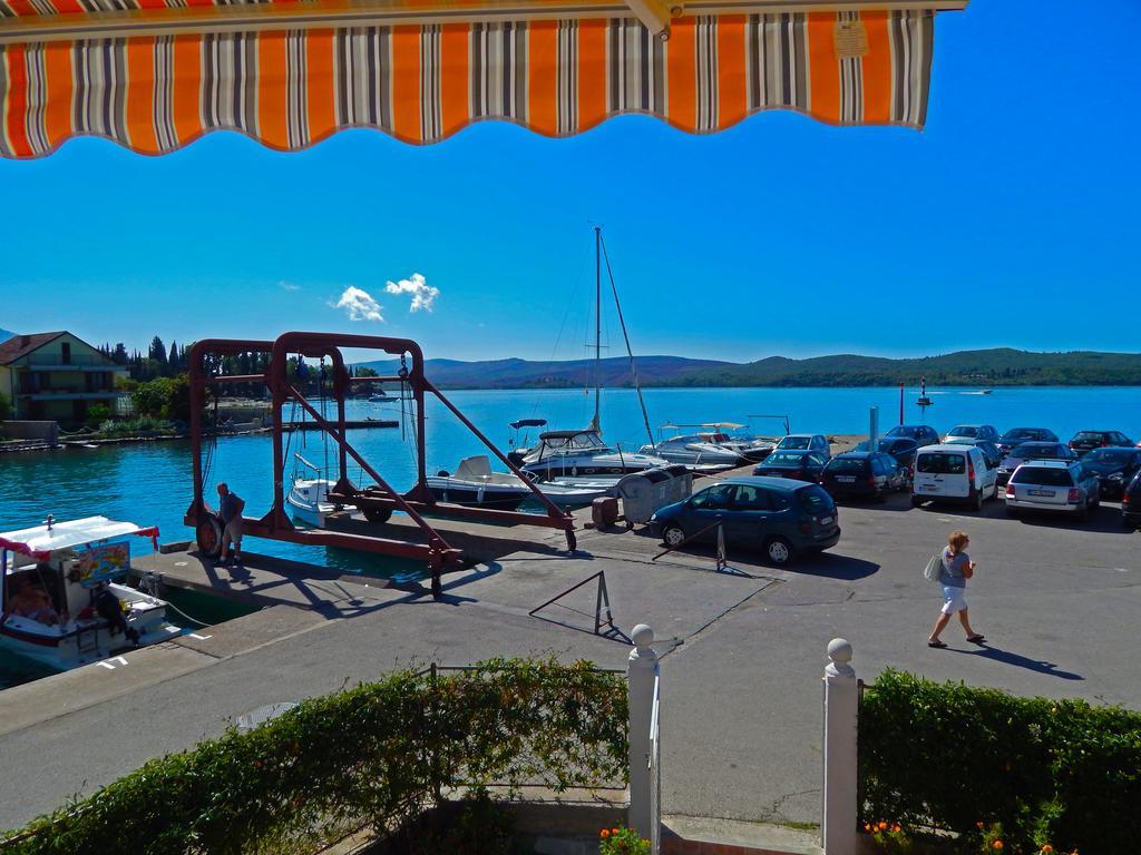 Apartmani Sindik Tivat Luaran gambar